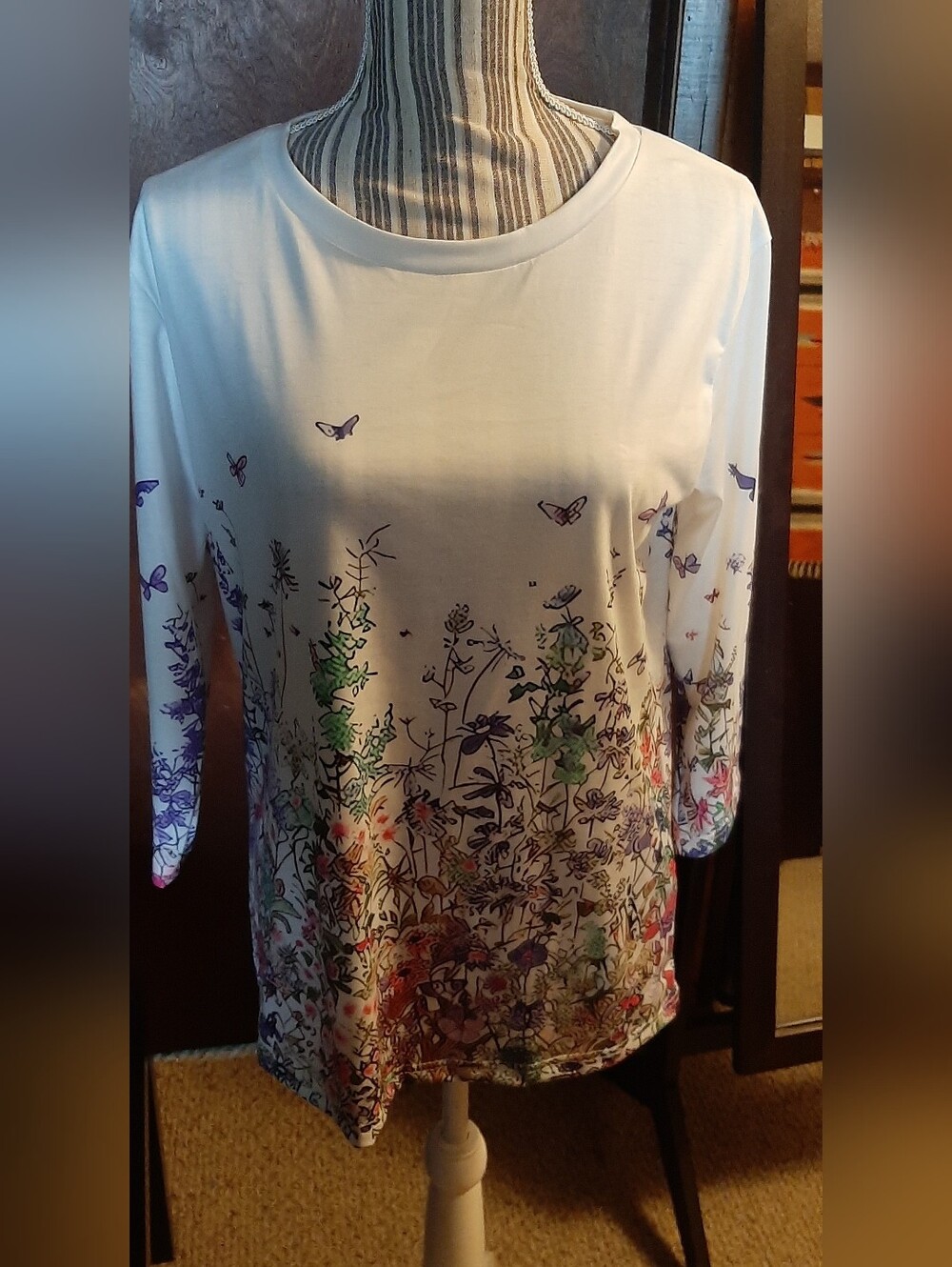 Women's White Floral Butterfly Long-Sleeve Top